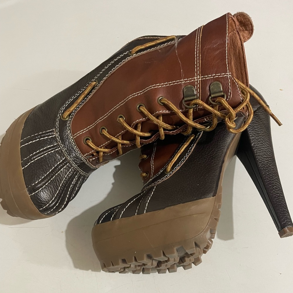Steve Madden,  gently used. Be ready to walk into the fall with style! Size 7.5